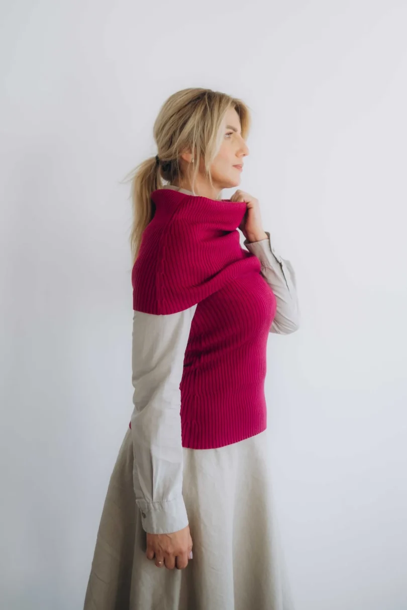 Dámske oblečenie dvojset RAGNILD cyklámenový – nákrčník a driekovník TATTJA, bočný pohľad