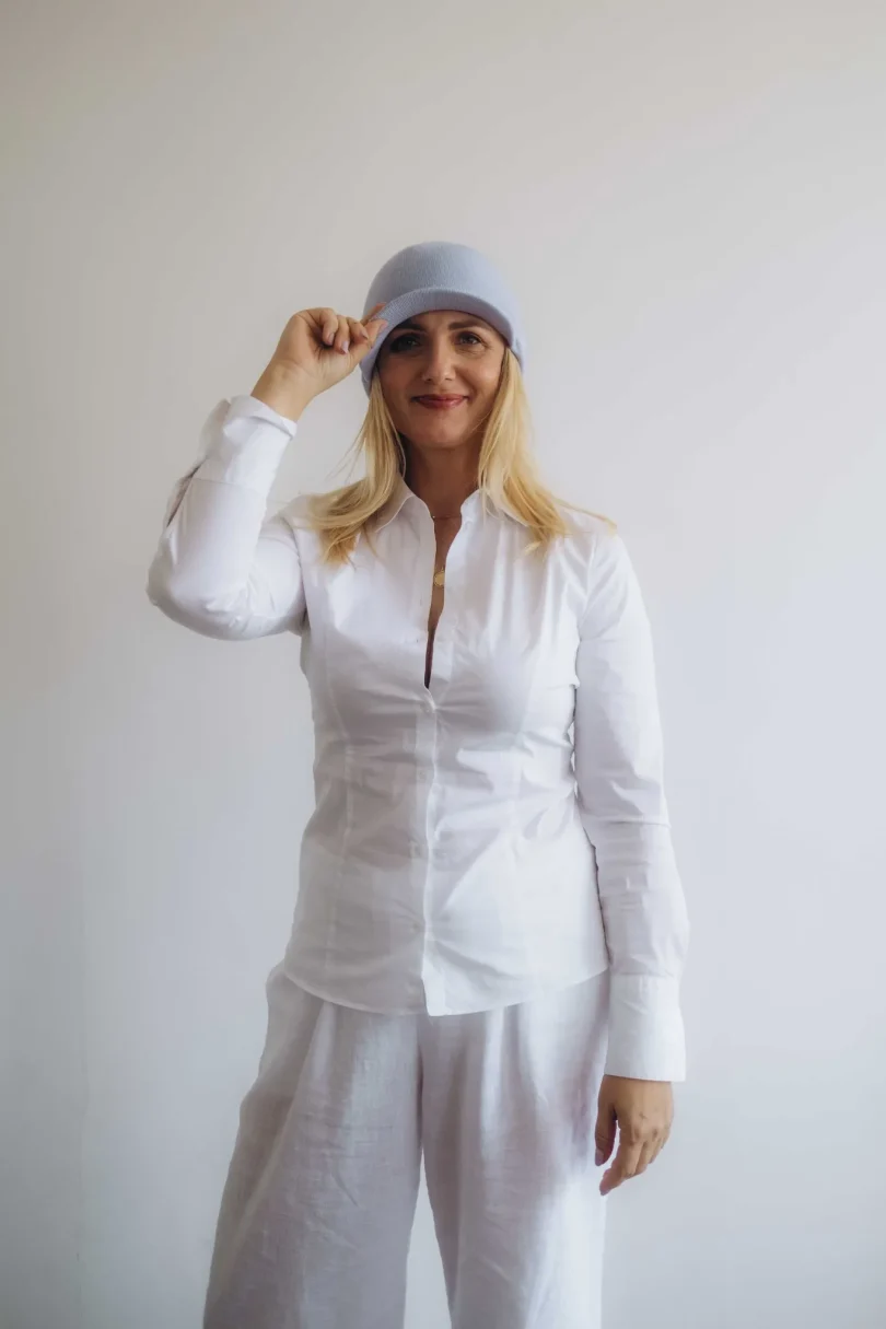 Dámske oblečenie čiapka ANJA bledomodrá – pletená čiapka TATTJA.