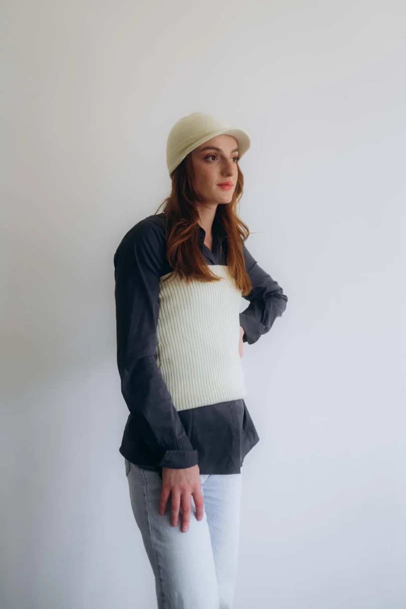 Dámske oblečenie dvojset MAGNHILD krémovo-vanilkový – bočný pohľad.