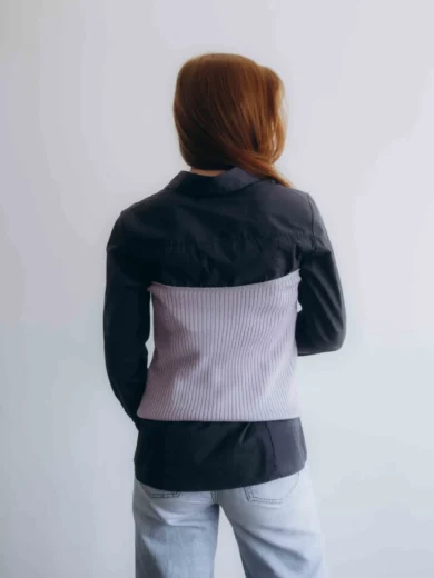 Dámske oblečenie driekovník NATASJA bledofialový orgovánový – zadný pohľad.