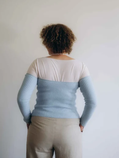 Dámsky pletený dvojset SIGHRITH v bledotyrkysovej farbe – driekovník a rukávniky, elegantné oblečenie pre ženy značky TATTJA