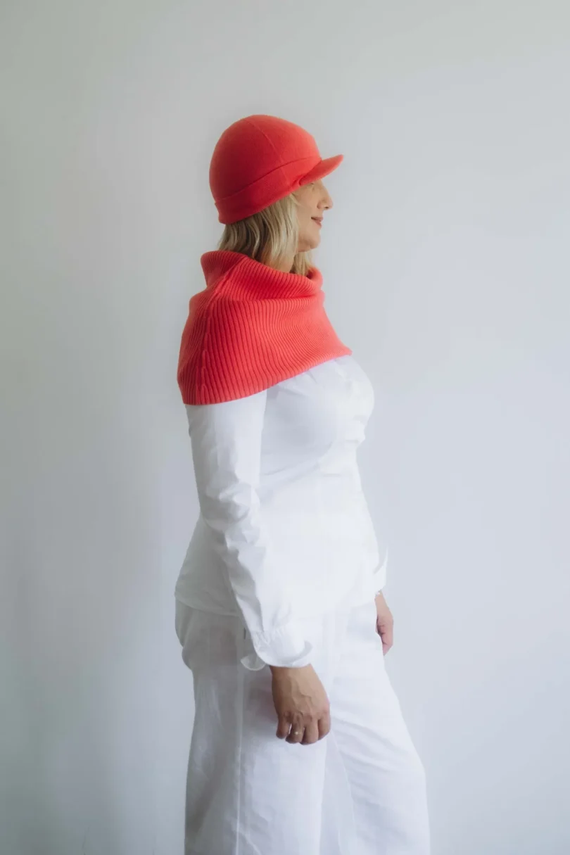 Dámske oblečenie dvojset INGEBORG červeno-oranžový lososový – bočný pohľad.