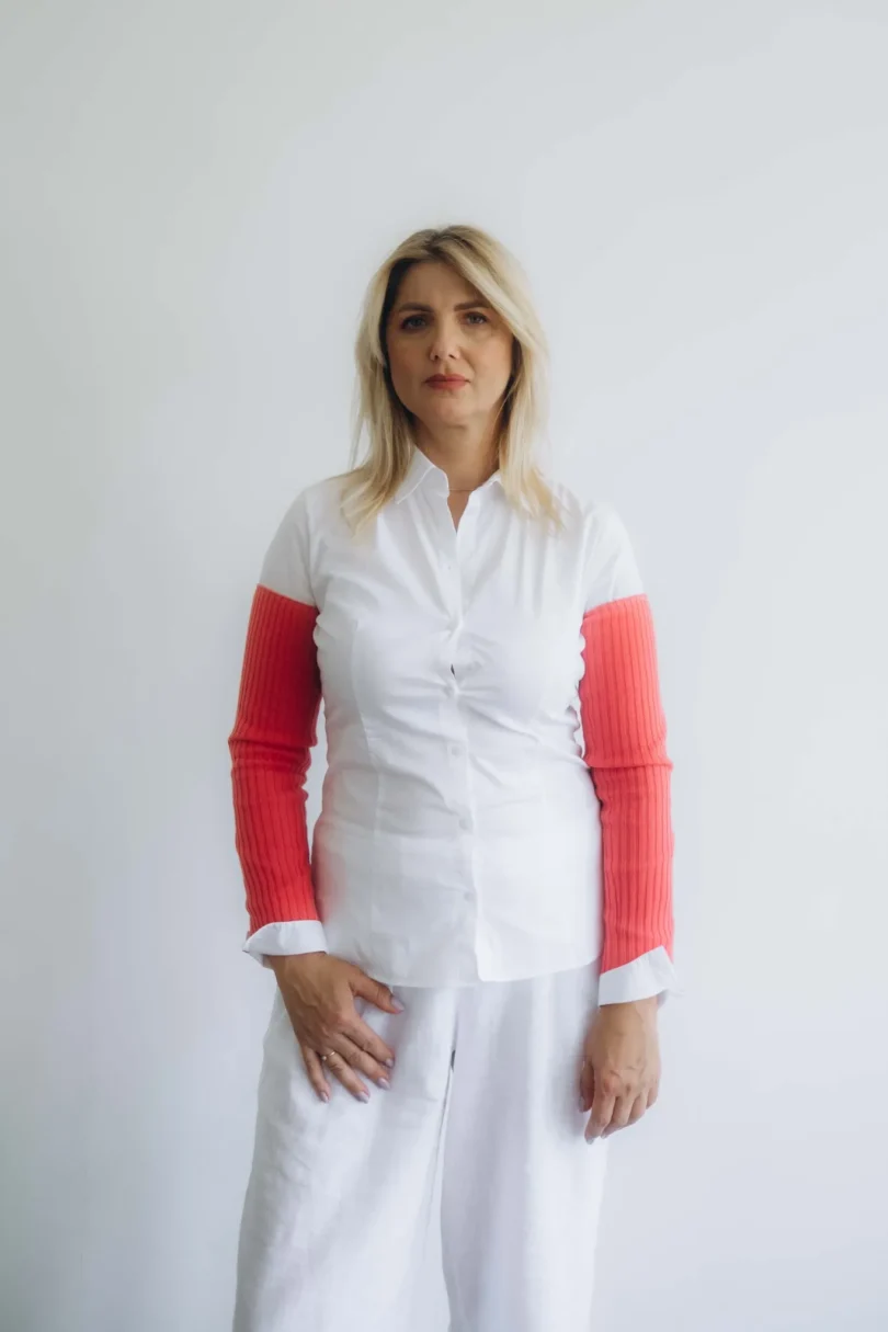 Dámske oblečenie rukávniky KATJA červeno-oranžové lososové – pletené rukávniky TATTJA.