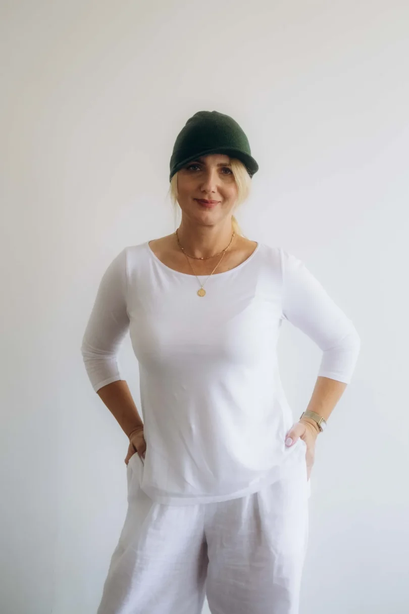 Dámske oblečenie čiapka ANJA tmavozelená – pletená čiapka TATTJA.