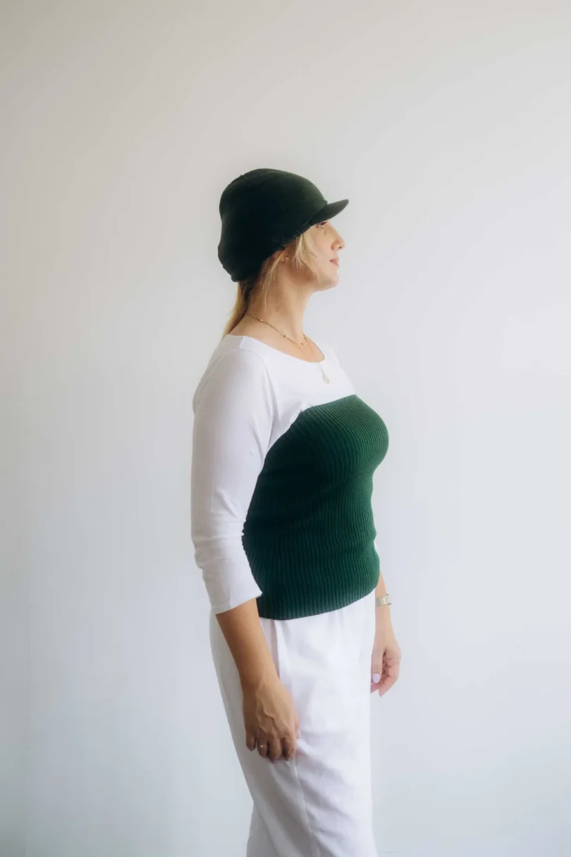 Dámske oblečenie dvojset MAGNHILD tmavozelený – bočný pohľad.