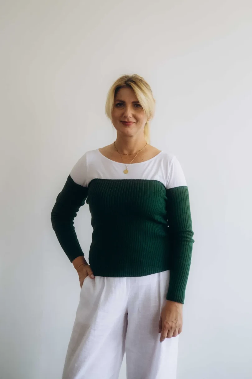 Dámske oblečenie dvojset SIGHRITH tmavozelený – pohľad spredu.