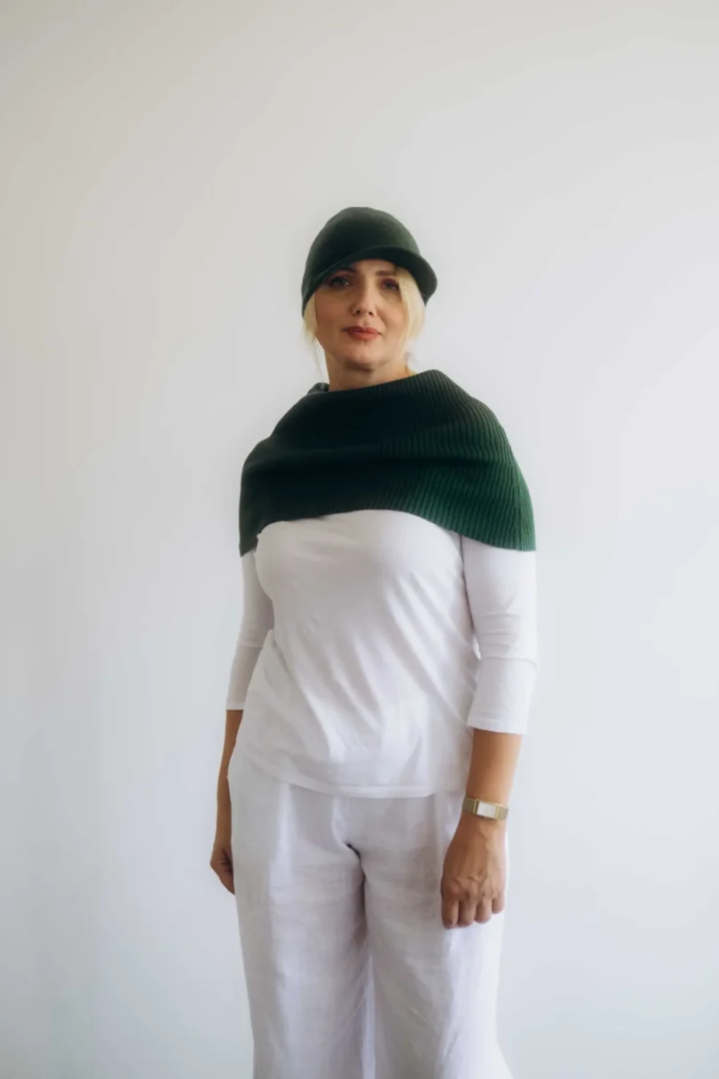 Dámske oblečenie dvojset INGEBORG tmavozelený – čiapka a nákrčník TATTJA.