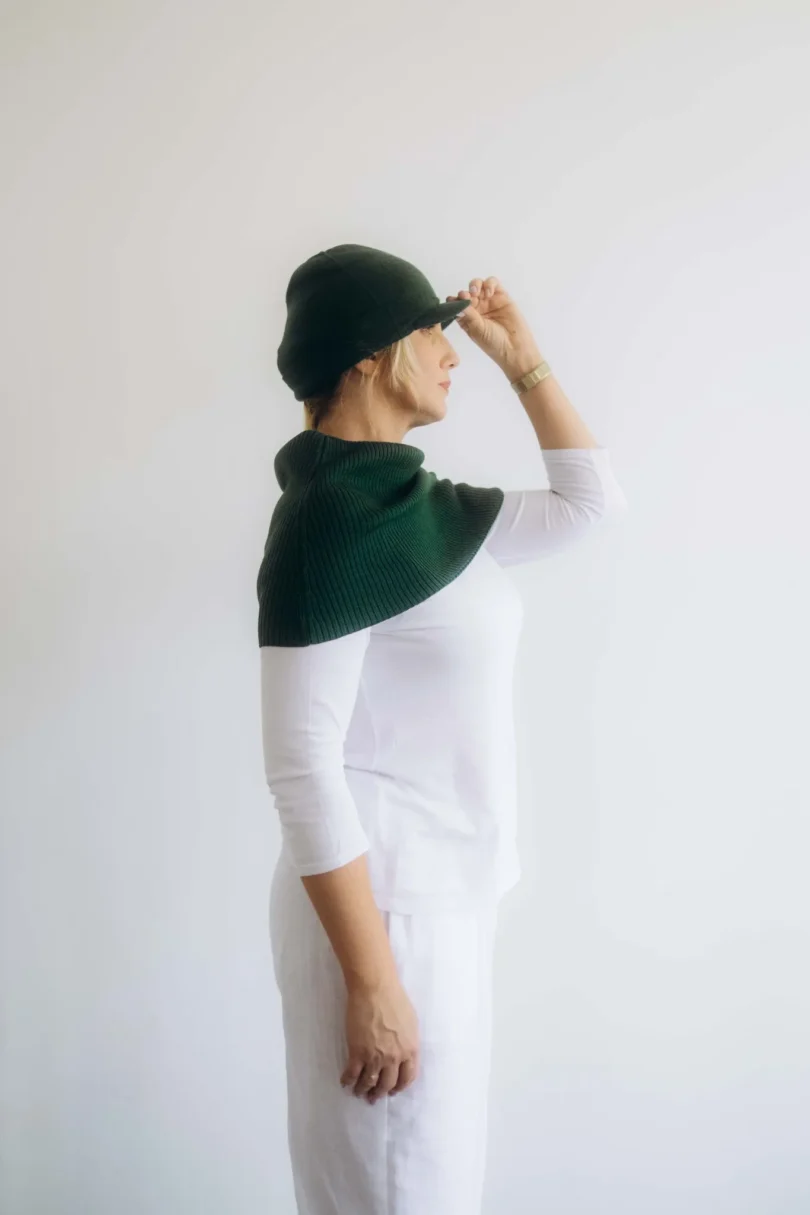 Dámske oblečenie dvojset INGEBORG tmavozelený – bočný pohľad.