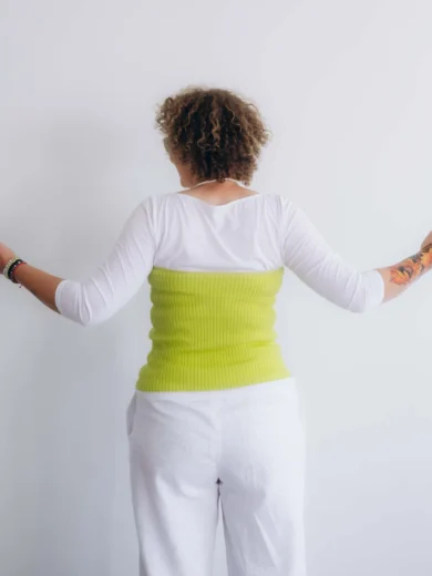 Dámske oblečenie driekovník NATASJA fosforovo-limetkový – zadný pohľad.