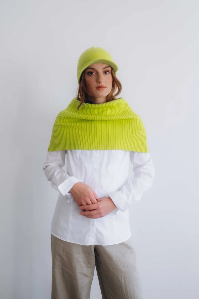 Dámske oblečenie dvojset INGEBORG fosforovo-limetkový – čiapka a nákrčník TATTJA.