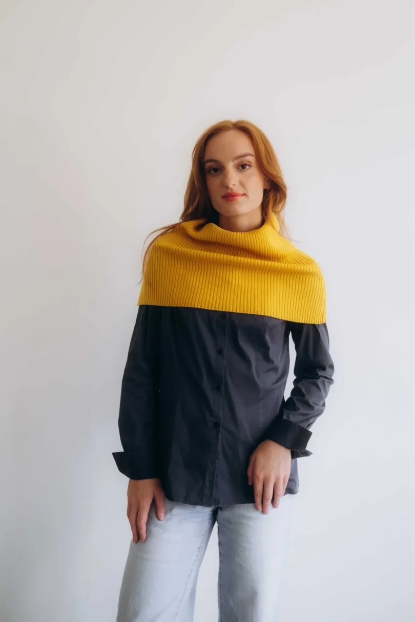 Dámske oblečenie nákrčník TANJA horčicovo-žltý – žiarivý pletený doplnok TATTJA.