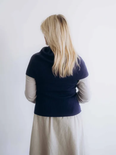 Dámske oblečenie dvojset RAGNILD tmavomodrý – zadný pohľad.