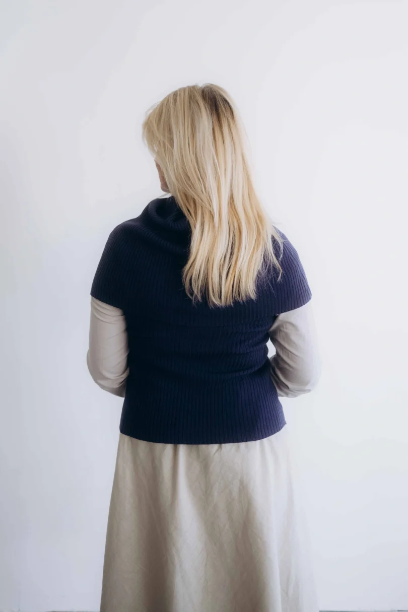 Dámske oblečenie dvojset RAGNILD tmavomodrý – zadný pohľad.