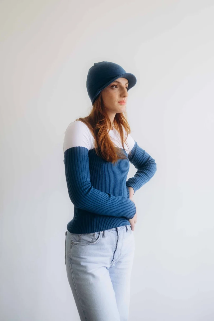Dámske oblečenie trojset GUNVAR tmavotyrkysový – bočný pohľad na elegantný pletený set TATTJA.